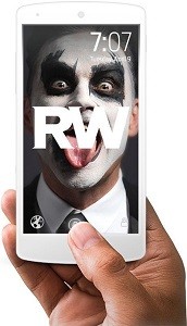 wSwipe turns your mobile phone's lock screen into a dynamic and personalized photo album. VIP partner and exclusive content: wSwipe launches and teams up with superstar Robbie Williams for his "Let Me Entertain You" Tour