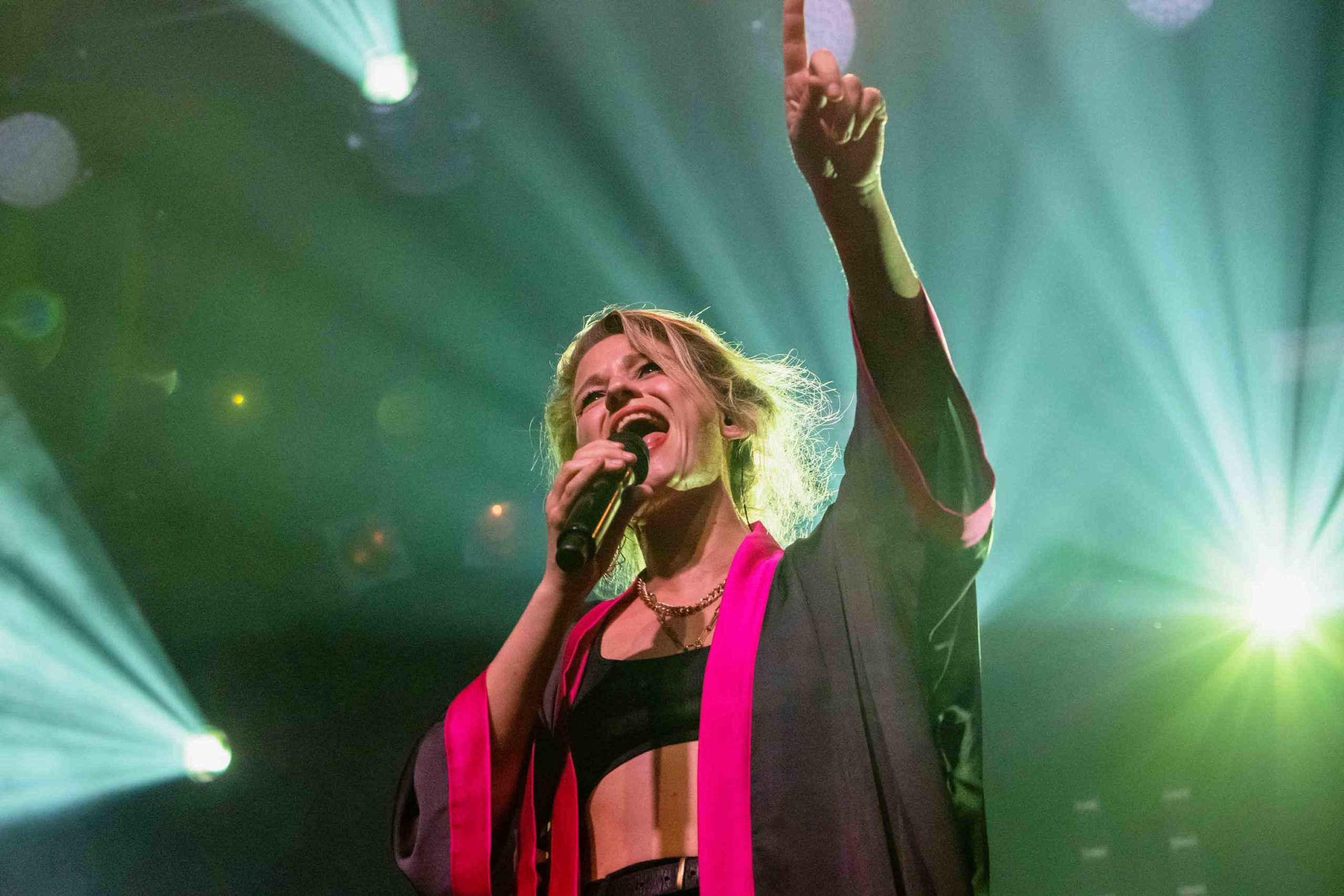 Selah Sue zelfverzekerd en sterk in 013 . Maxazine